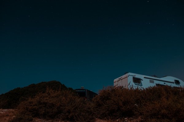 Quels sont les campings de la côte d'Émeraude avec piscine qui font de super animations ?