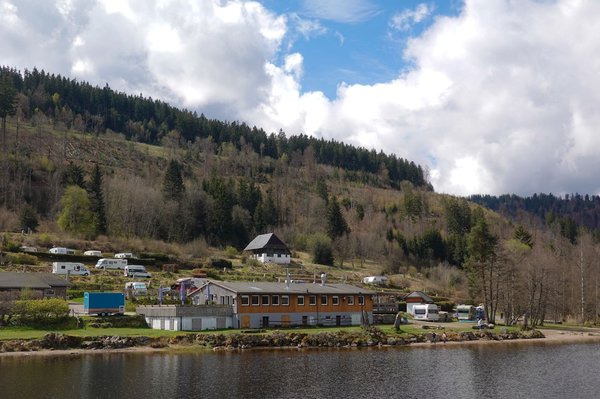 Quelles sont les activités qu'on peut faire dans un camping Corse avec espace aquatique ?