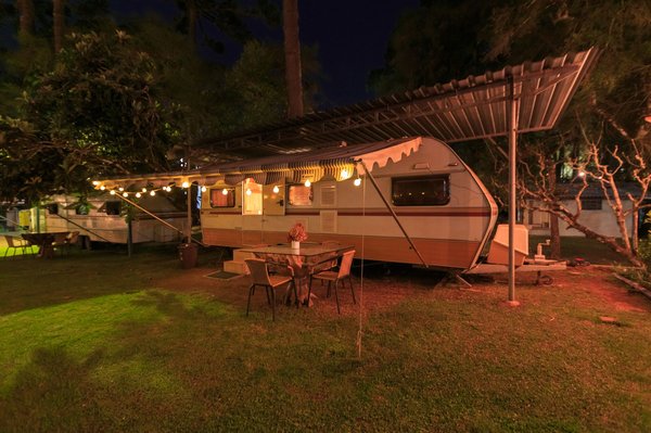 Quelles sont les activités proposées en camping pour améliorer les fonctions psychomotrices des enfants ?